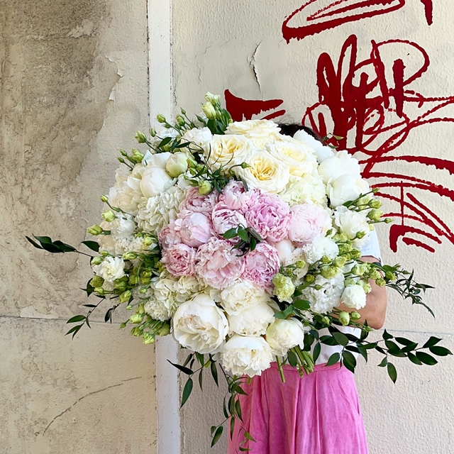 Commande spéciale. #bouquetdefleurs #fleuristebiarritz #berryfleursdebiarritz #pivoines #livraison