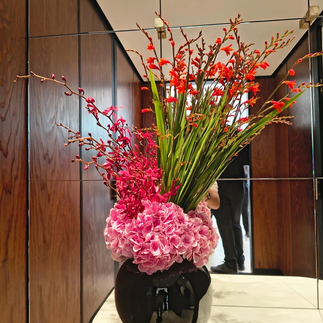 @chanelofficial #arrangement #15août #fleuristebiarritz #chanel #berryfleursdebiarritz