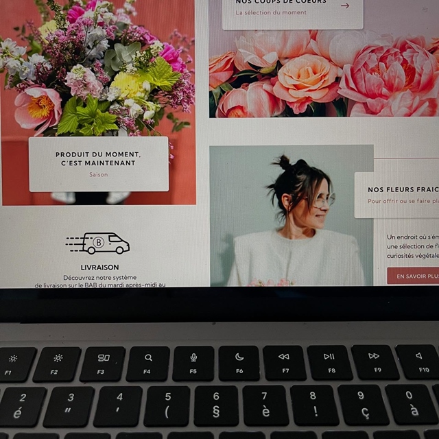 Dimanche 25 Mai c’est la Fête des Mères !🥰🌸🌷 Vous n’êtes pas sur place, pas disponible, vous n’avez pas le temps de passer en boutique ? Pas de panique, vous pouvez passer commande sur notre webshop et choisir parmi un large choix de bouquet de fleurs. On s’occupe de le livrer directement à votre maman ! C’est facile et rapide.😉 Vous pouvez également nous téléphoner ou passer directement en boutique. ☎️05.59.41.97.80 #fleuristebiarritz #fetedesmères #motherday #webshop #livraisonbiarritz