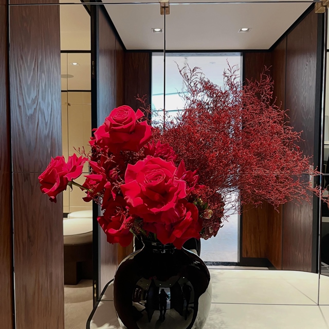 @chanelofficial RED #abonnement #fleuristebiarritz #berryfleursdebiarritz #luxe #rouge