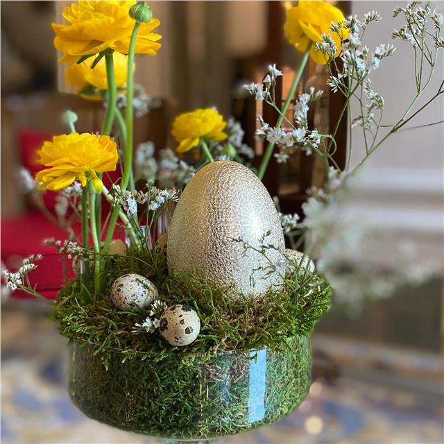 Bon dimanche de Pâques et bonne chasse aux oeufs !#pâques #fleuriste #fleuristebiarritz