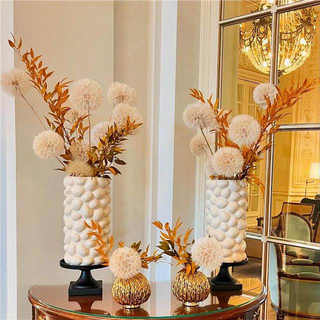 Le LOBBY @hoteldupalais Avant de passer en mode NOËL, les dernières touches d’automne.#hoteldupalais #biarritz #fleurbiarritz #automne #artisanfleuriste #fleuristehoteldupalais #fleuristebiarritz #décorationflorale #fleuristehoteldeluxe