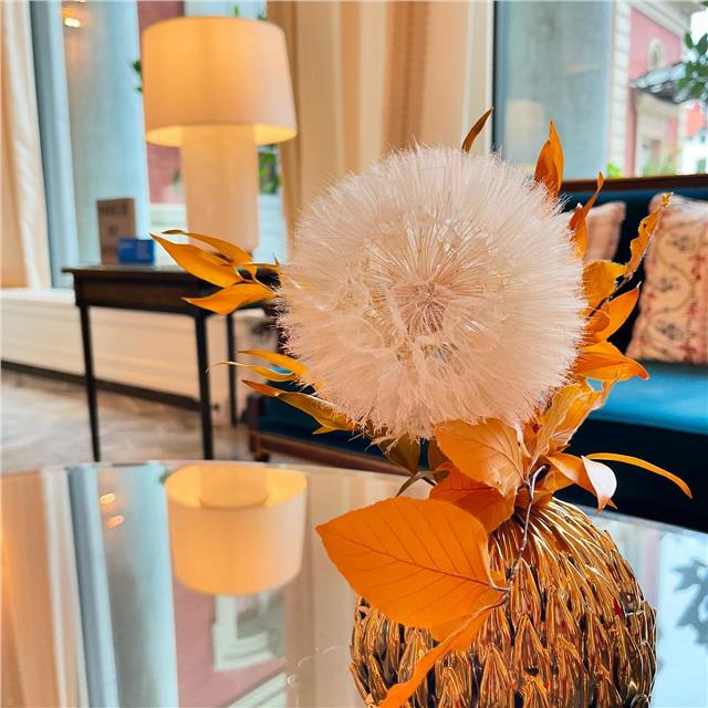 Le LOBBY @hoteldupalais Avant de passer en mode NOËL, les dernières touches d’automne.#hoteldupalais #biarritz #fleurbiarritz #automne #artisanfleuriste #fleuristehoteldupalais #fleuristebiarritz #décorationflorale #fleuristehoteldeluxe